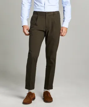 Garment Dyed Traveler Suit Trouser in Olive