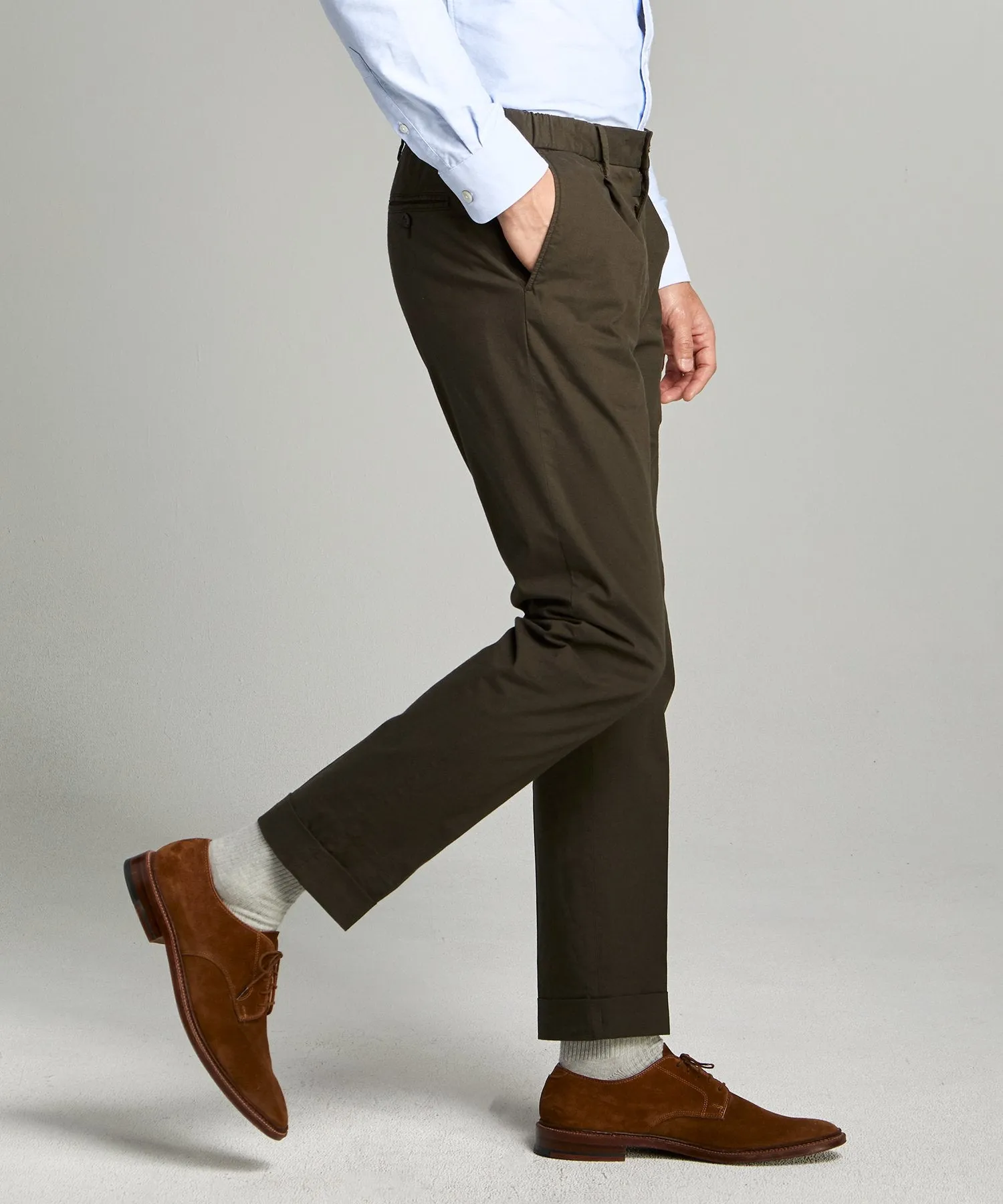 Garment Dyed Traveler Suit Trouser in Olive