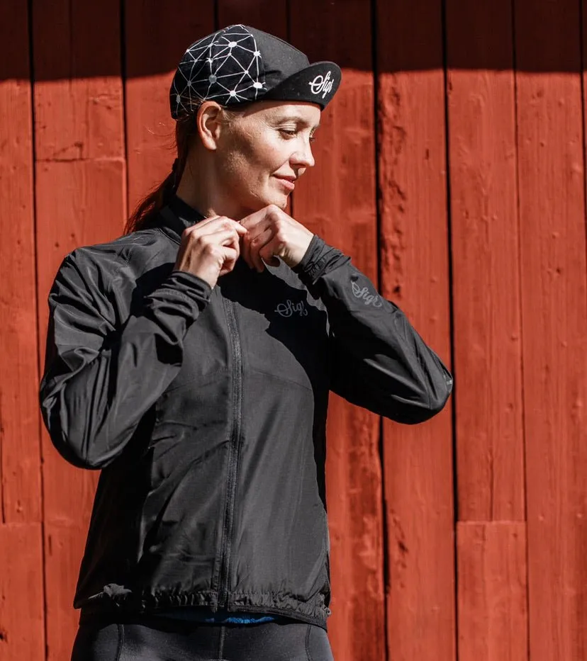 Treriksröset Black Women's Cycling Wind/Pack Jacket