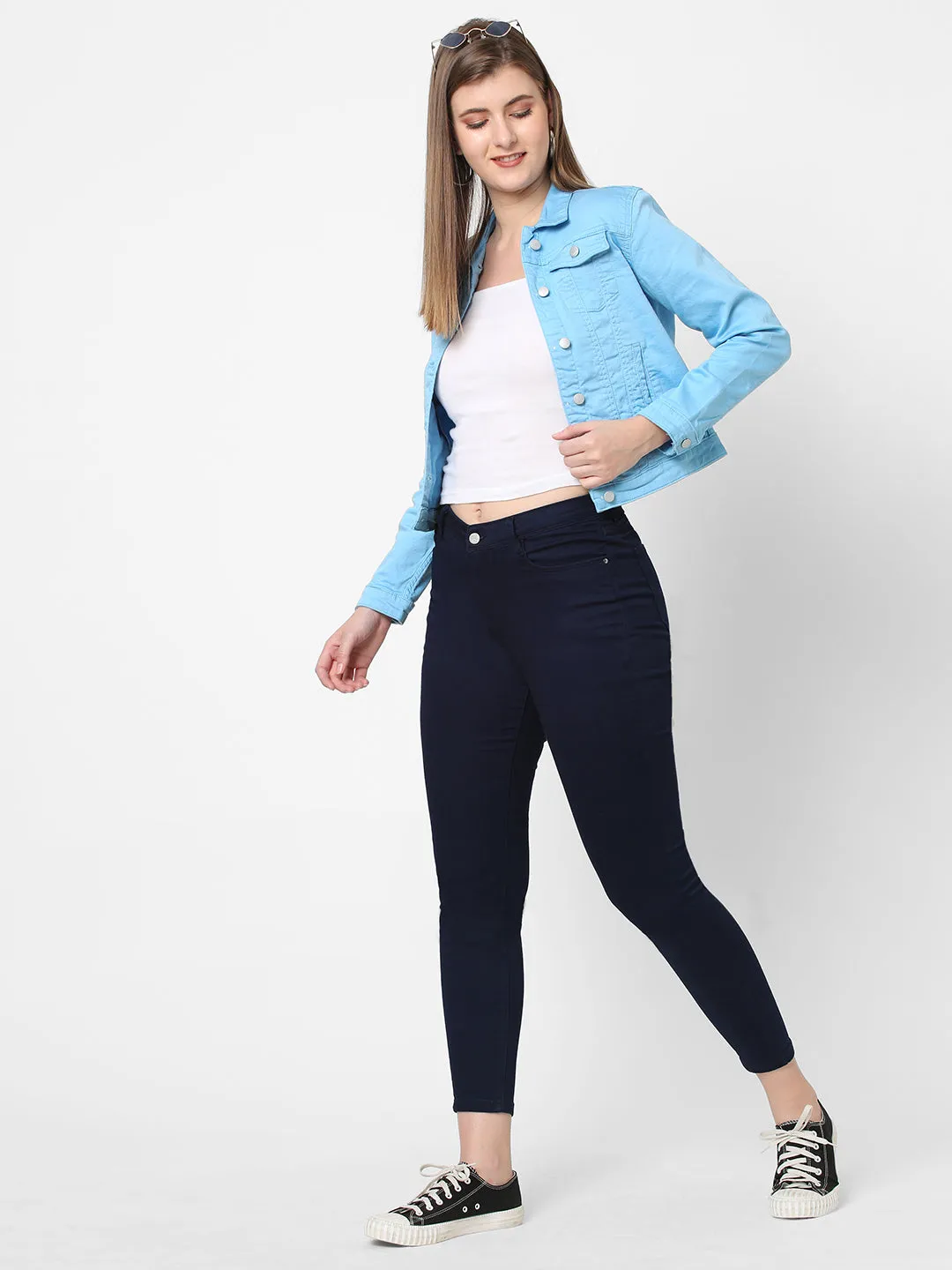 Women Slim Fit Trucker With Flap Pockets Crop Jacket